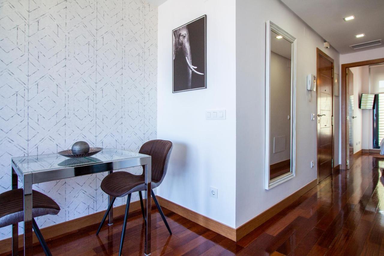 Apartamentos Castilla Luz Business Мадрид Экстерьер фото